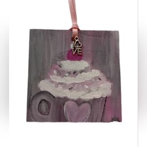 Love-Themed Cupcake Ornament